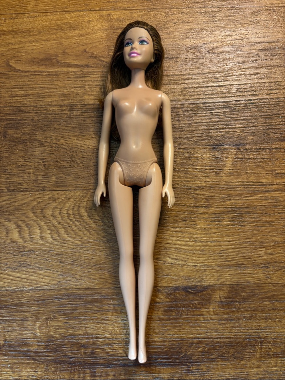 Mattel Barbie 2010 Brown Hair Green Eye Classic Fashion Doll
